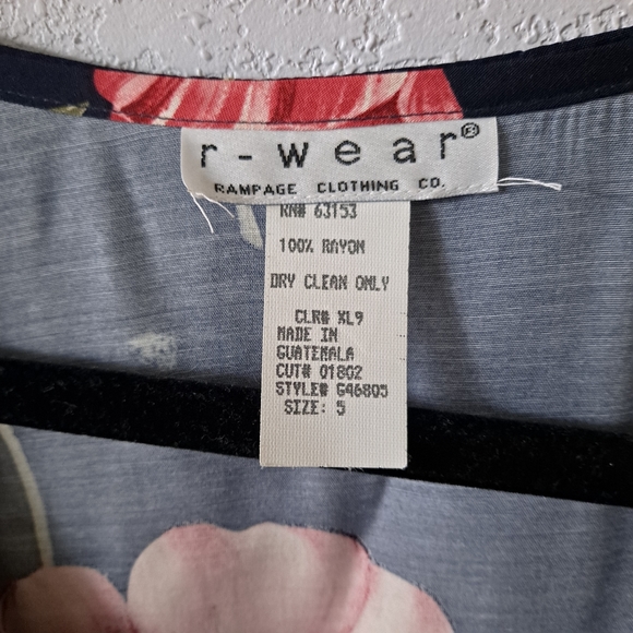 R - Wear Vintage Floral Dress - Picture 5 of 8